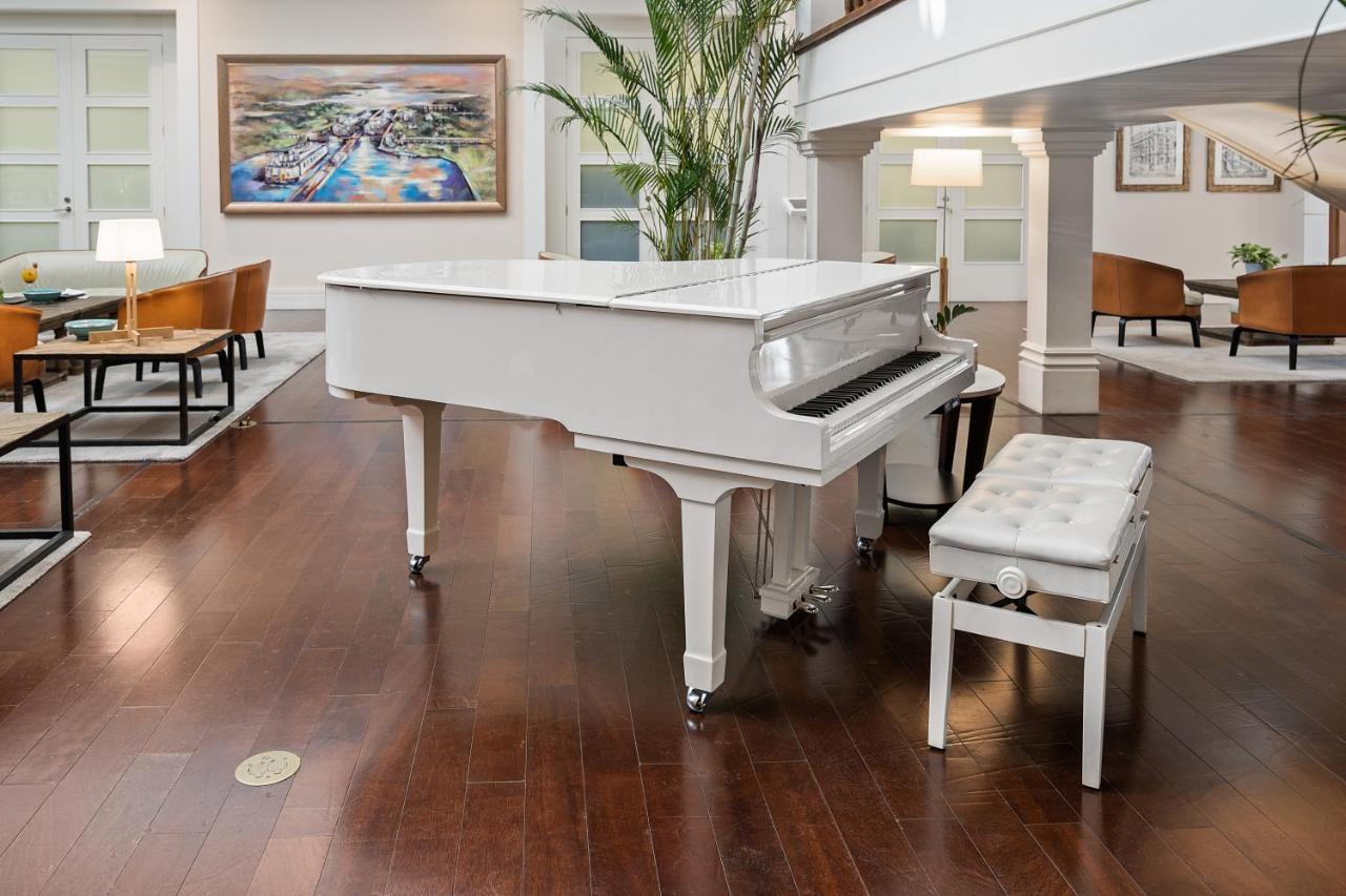 센트럴 호텔 파나마 파나마시티 외부 사진 A piano in a home