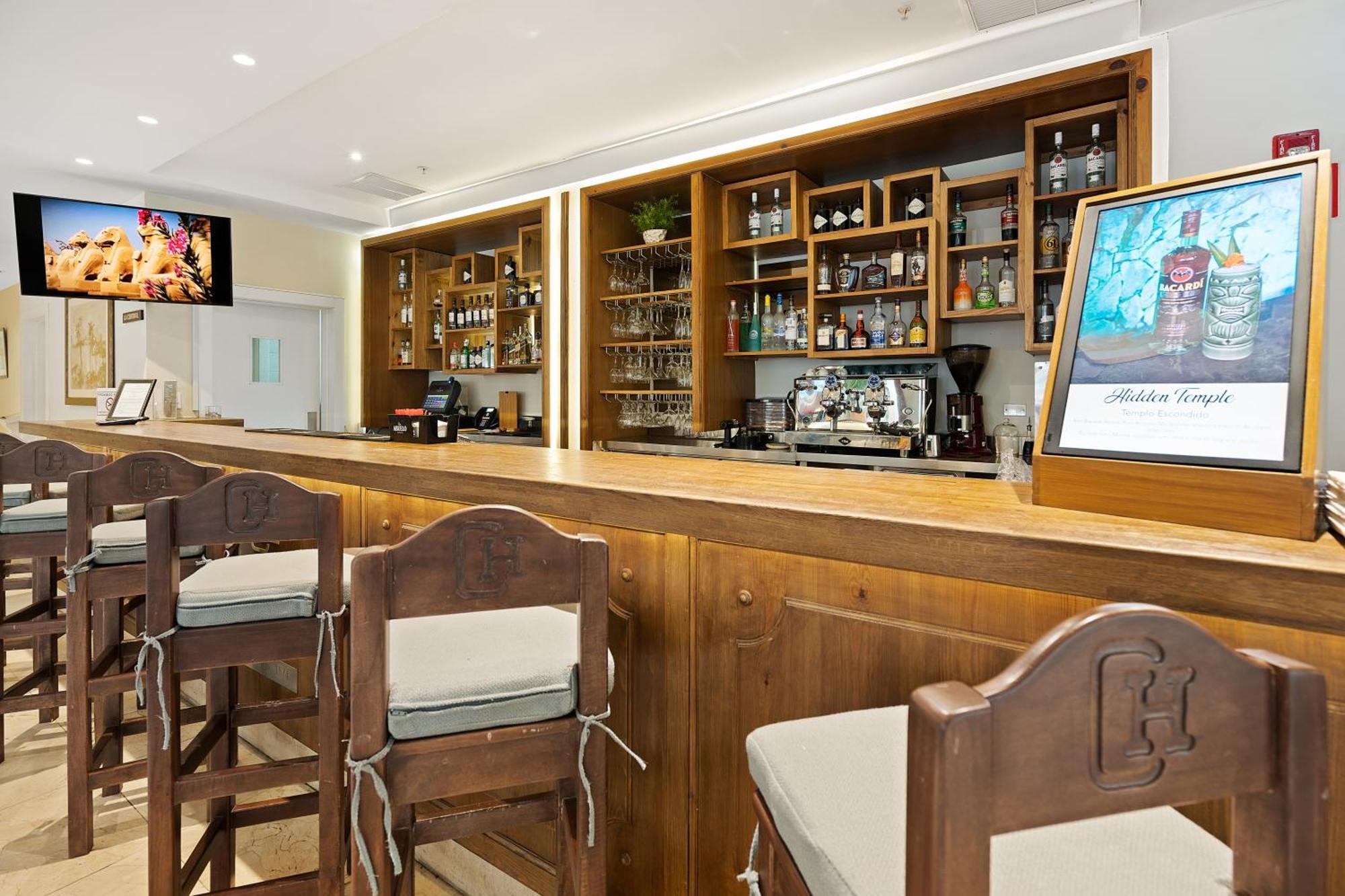 센트럴 호텔 파나마 파나마시티 외부 사진 The bar at the hotel